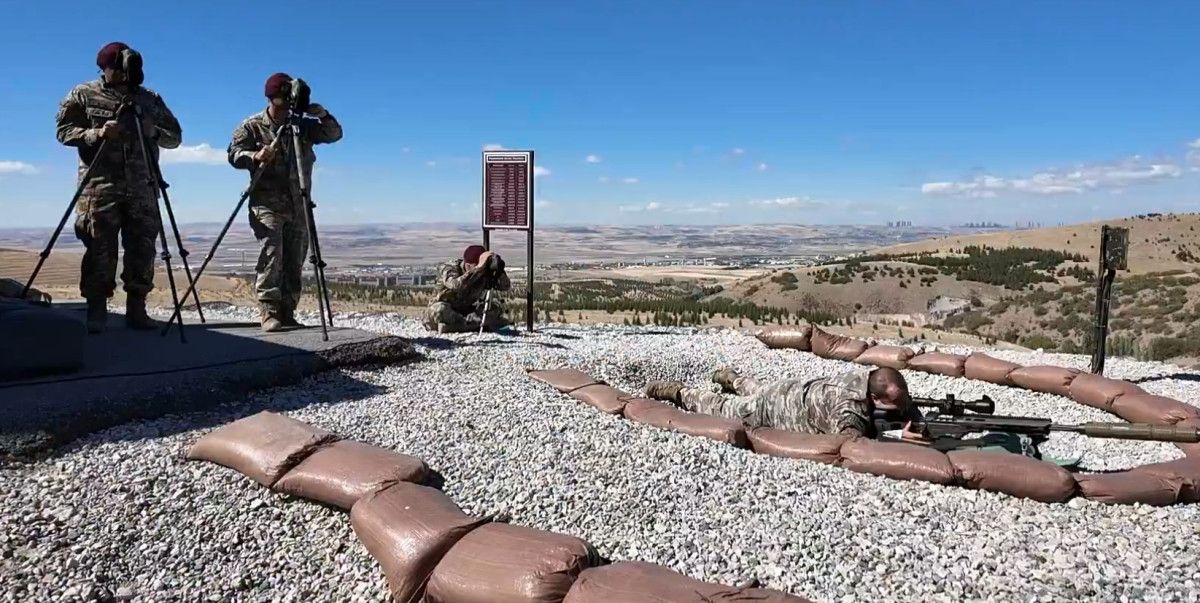 TSK Genelkurmay Başkanı’nın Özel Kuvvetler Ziyareti ve Başarı Ödülü Anları