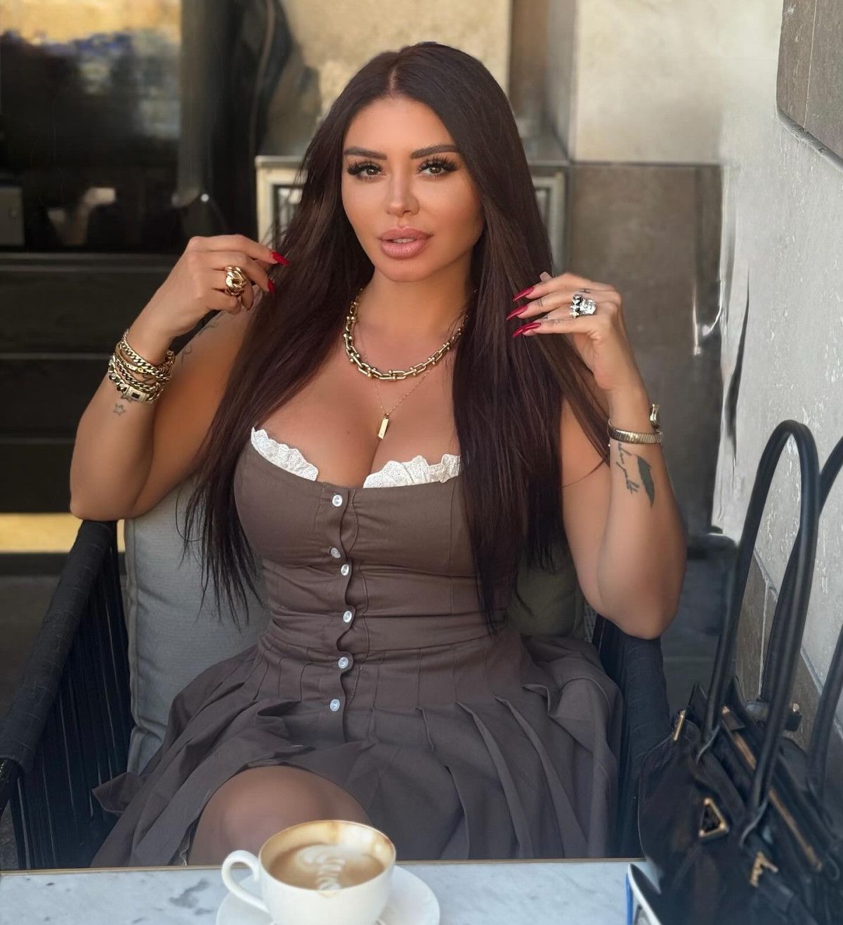 Ebru Polat’ın Avukatlığa Dönüşü ve Adliye Üzerine Tartışmalar