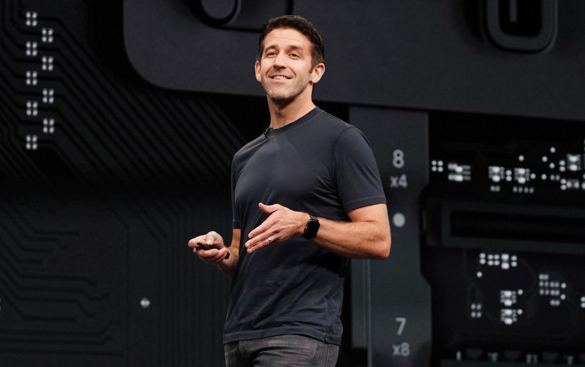 Apple'da Gelecek CEO: Donanım Kıdemlisi John Ternus En Güçlü Aday mı?