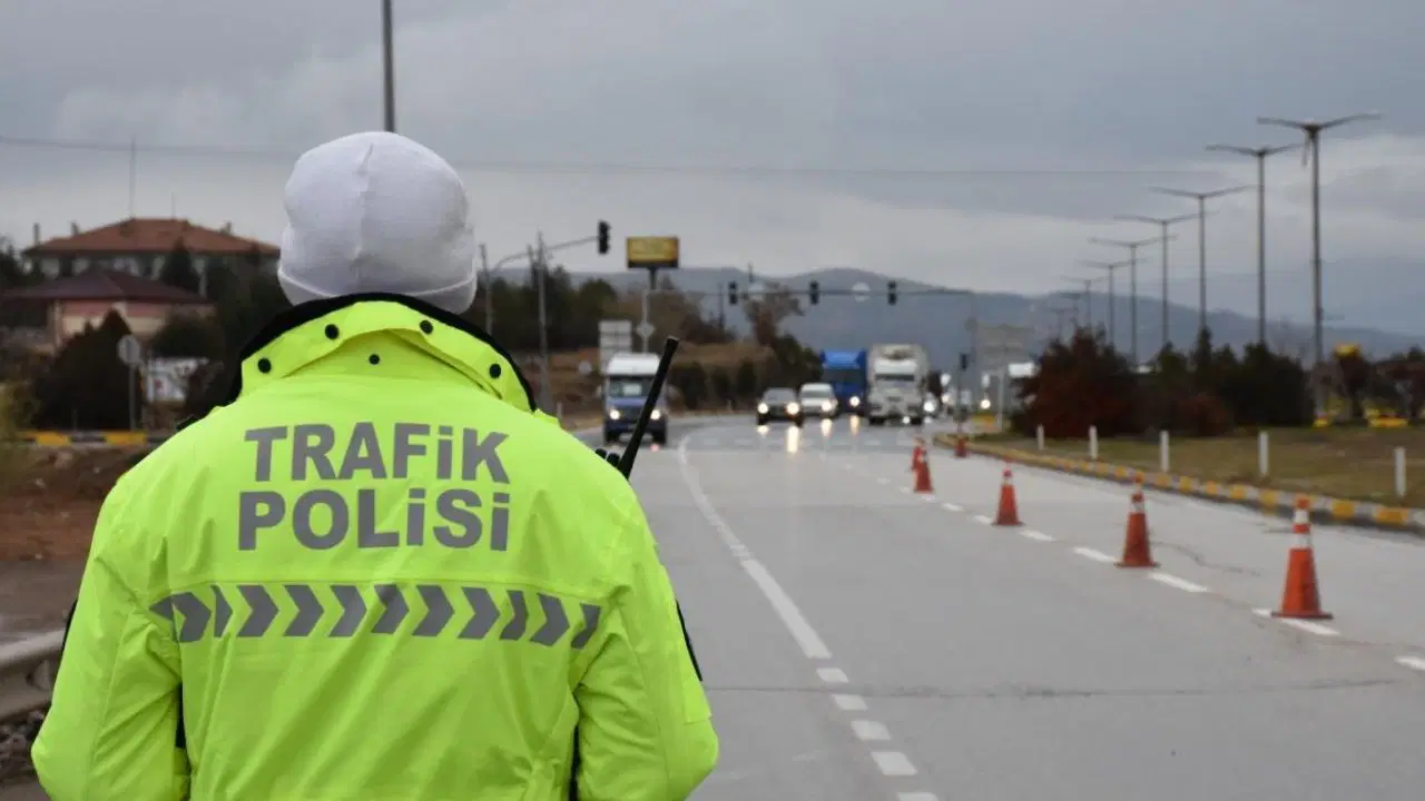 Trafik Kanunu Değişiklikleri ve Cezaların Güncellenmesi: Yeni Maddeler ve Hız İhlali Ceza Artışları